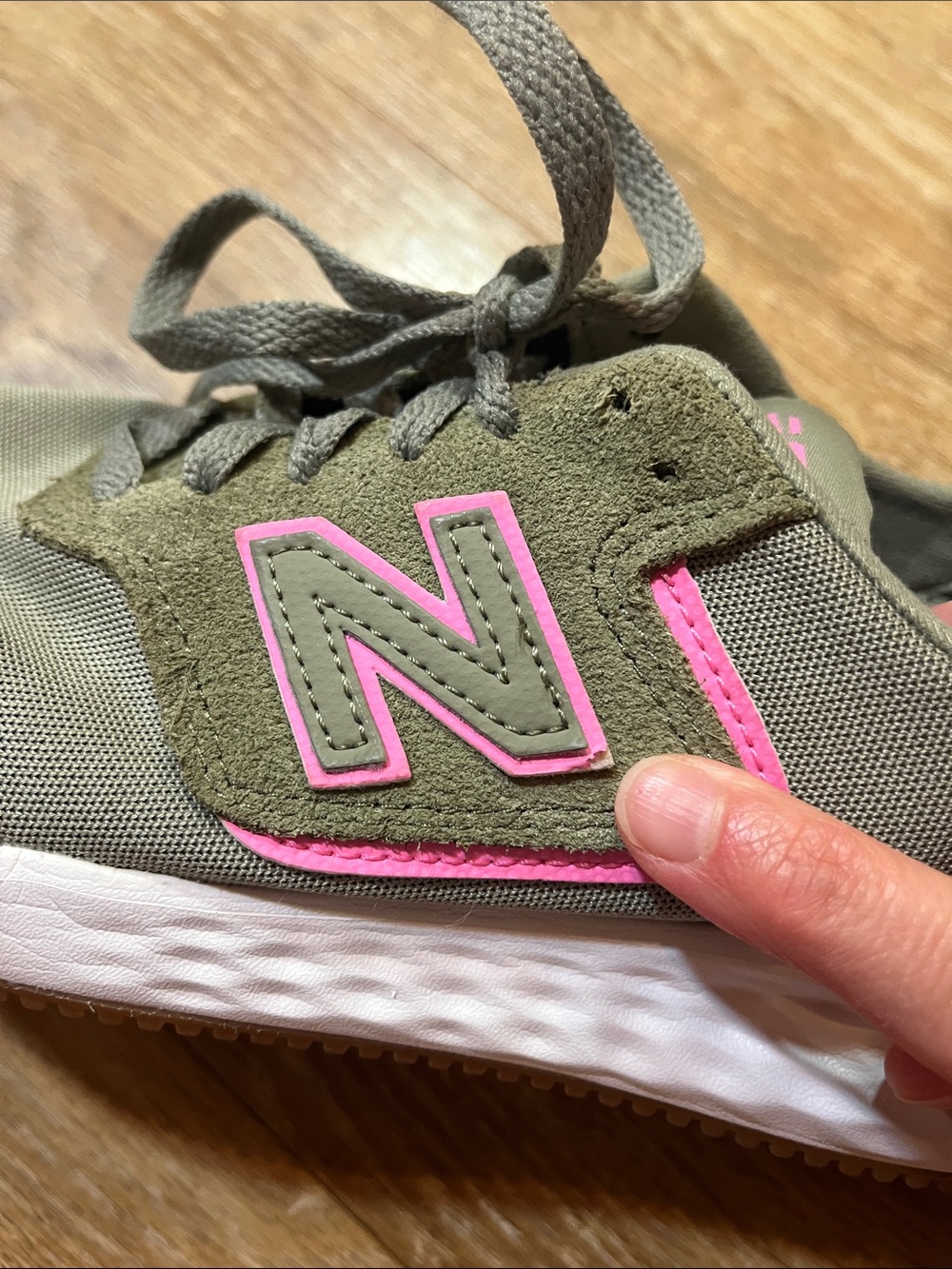 New Balance Green Pink Fresh Foam X70 Sneaker Tennis Shoe Women's 7 Logo Trainer - Picture 12 of 13
